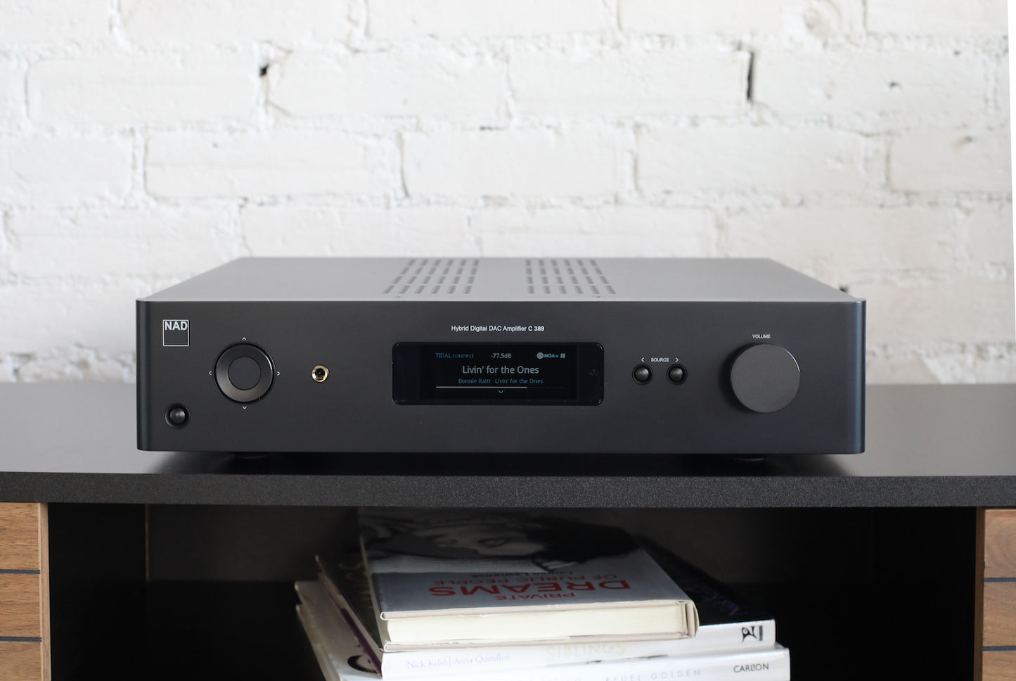 NAD C 389 Hybrid Digital DAC Amplifier